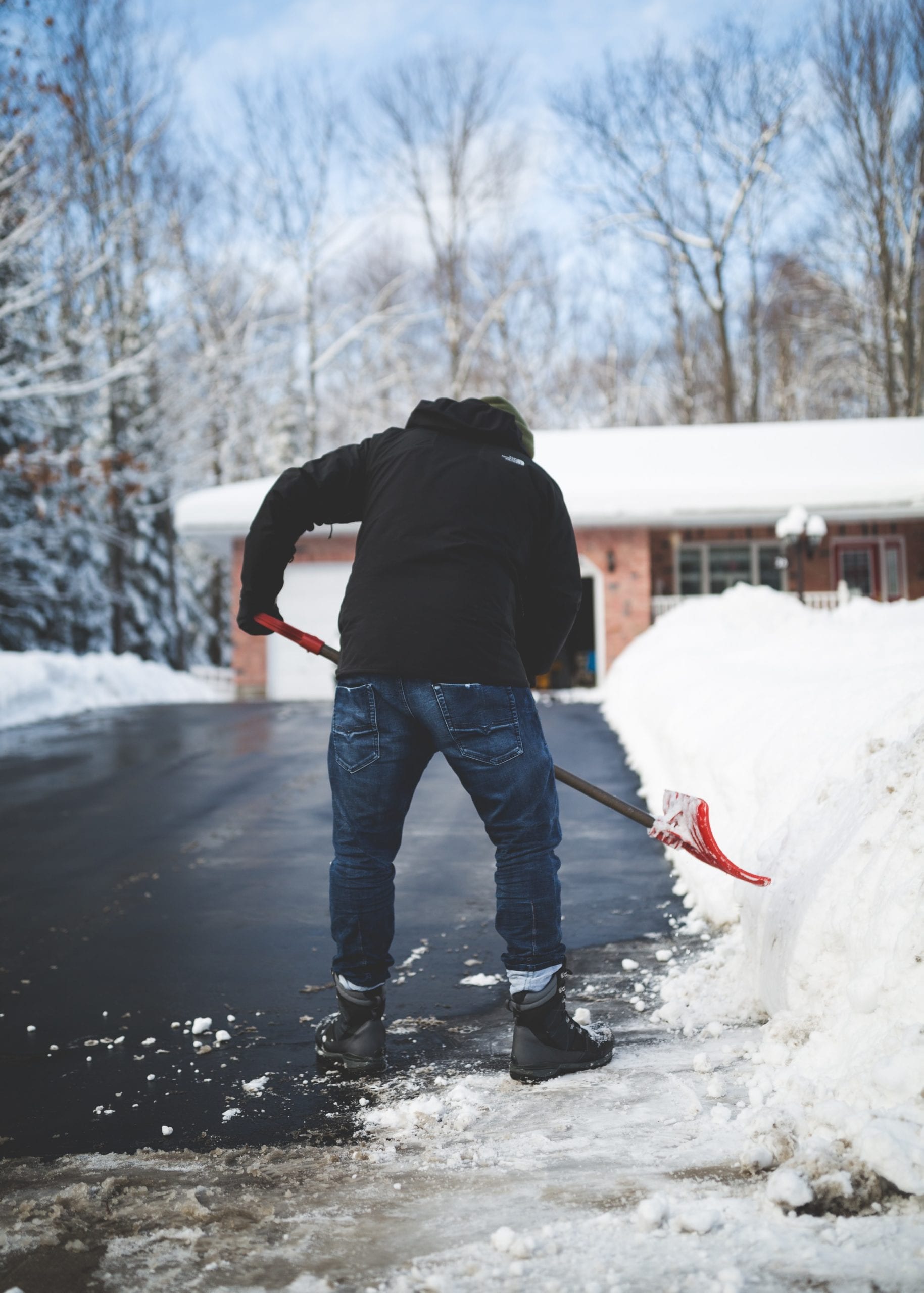 Each year, an average of 11,500 people in the US find themselves in the emergency room due to snow shoveling-related injuries.