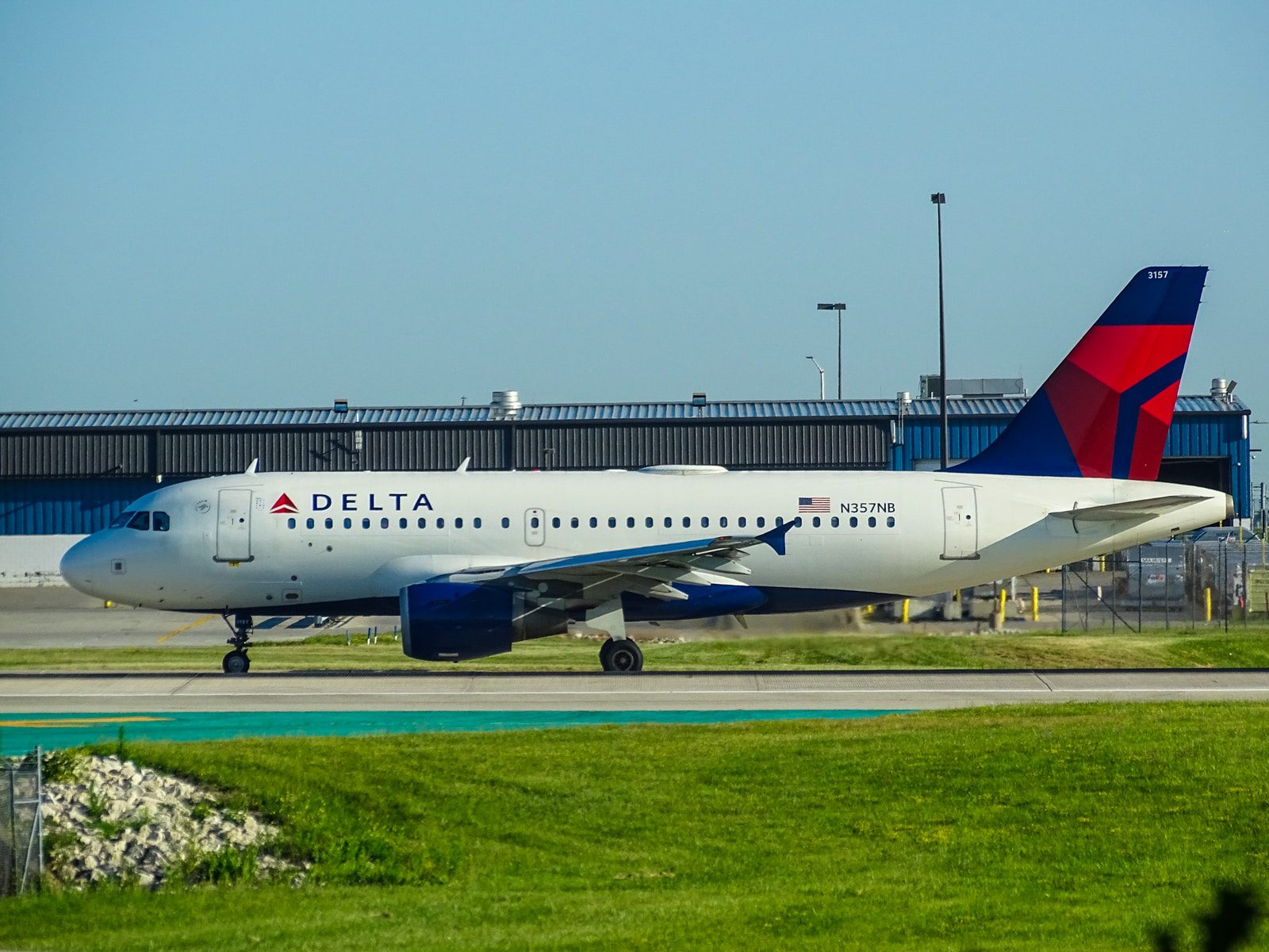 United and Delta already require new hires to be vaccinated. Two smaller carriers, Hawaiian and Frontier, have said they will require either vaccination or regular testing for current employees.