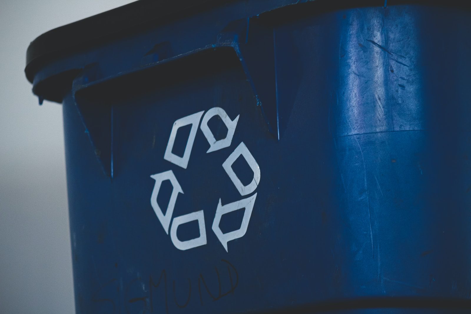 Recycle Utah is a nonprofit, 501(c)(3) organization that has served residents of Summit County since 1991.