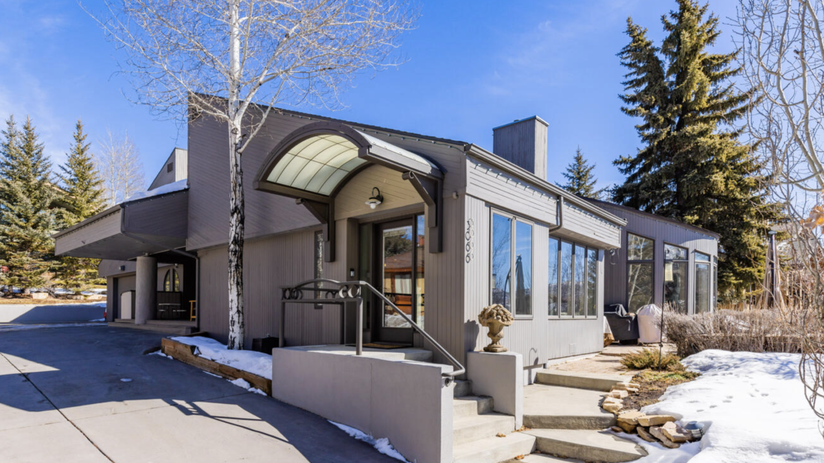 This 4-bedroom 3.5-bathroom home has over 3,000 square feet and is ideally located in Park City.