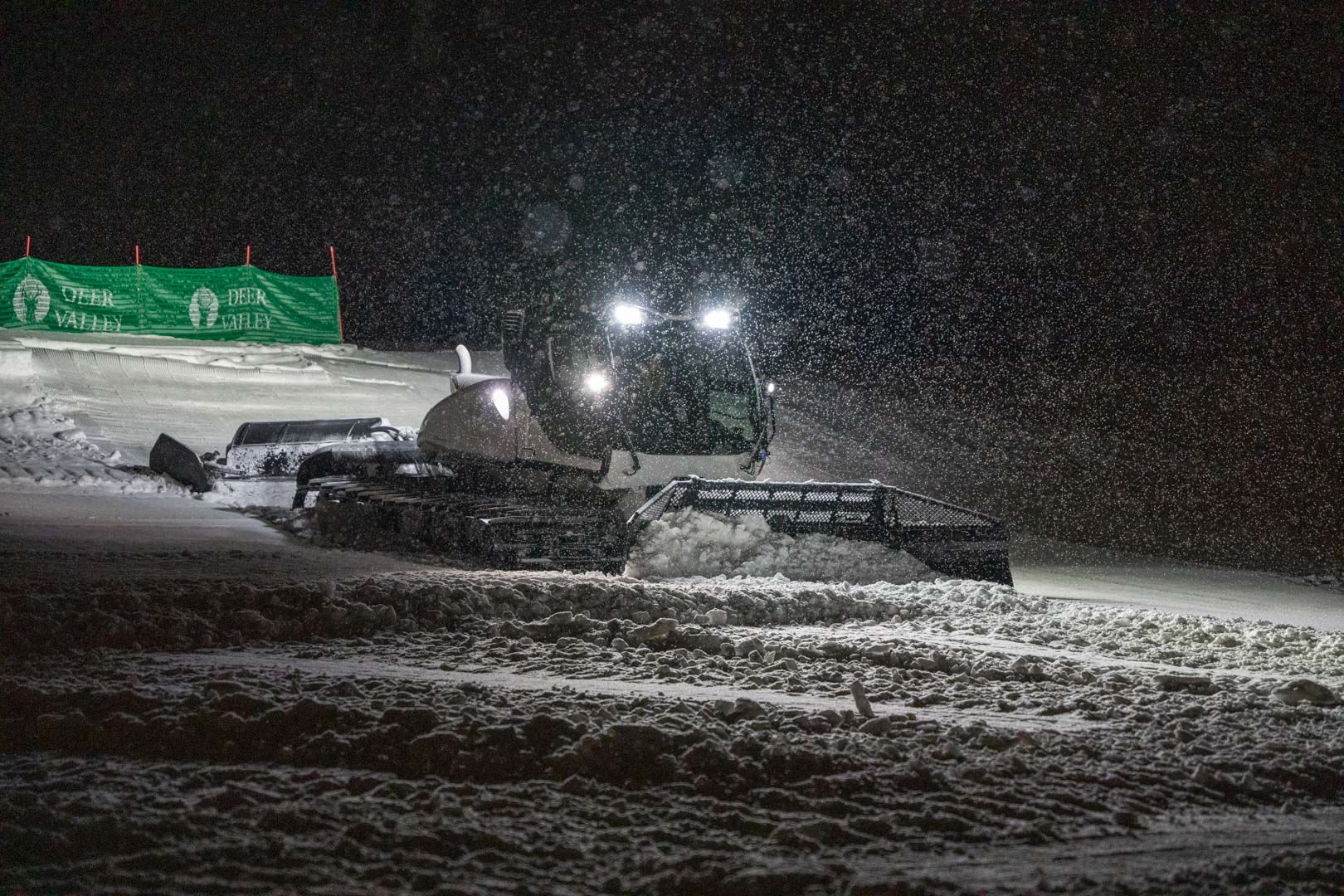 Snowcat reshaping Wide West.