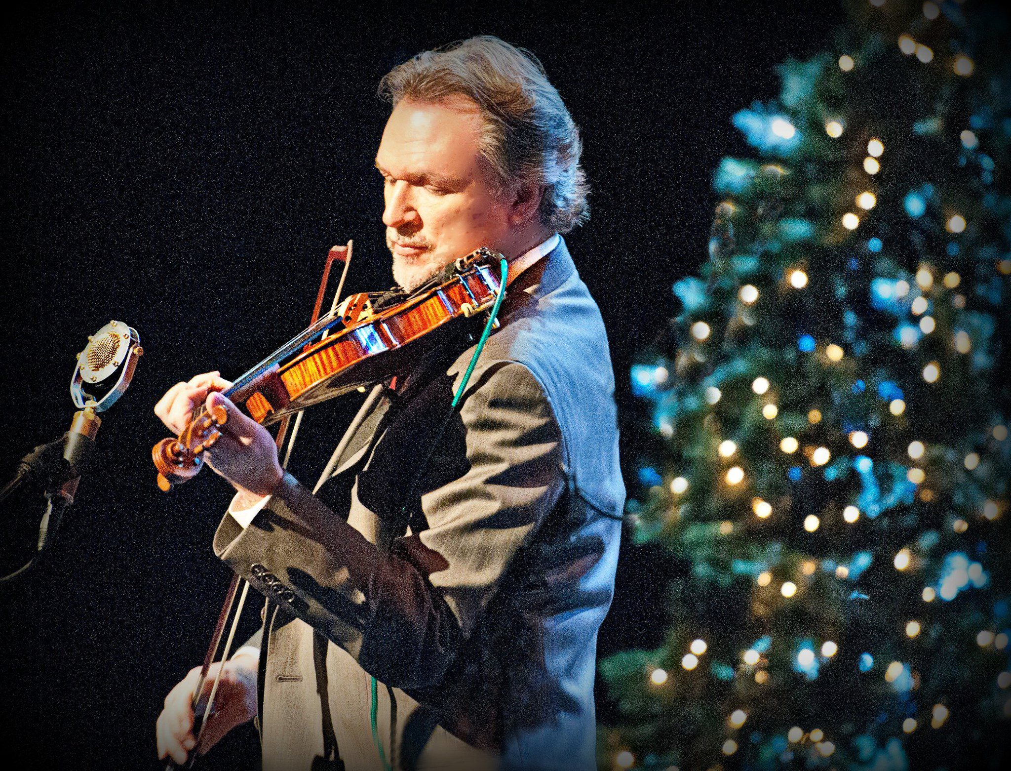 Grammy-winning fiddler Mark O'Connor returns to the Park City Institute for a holiday performance.