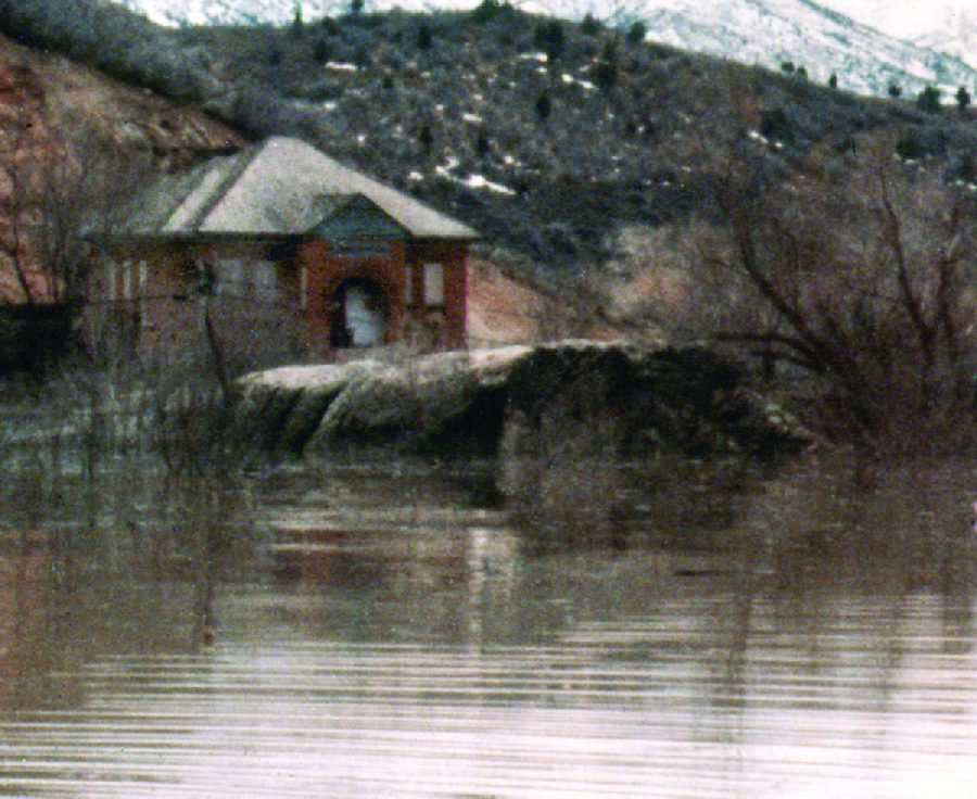 Image of Thistle Lake.
