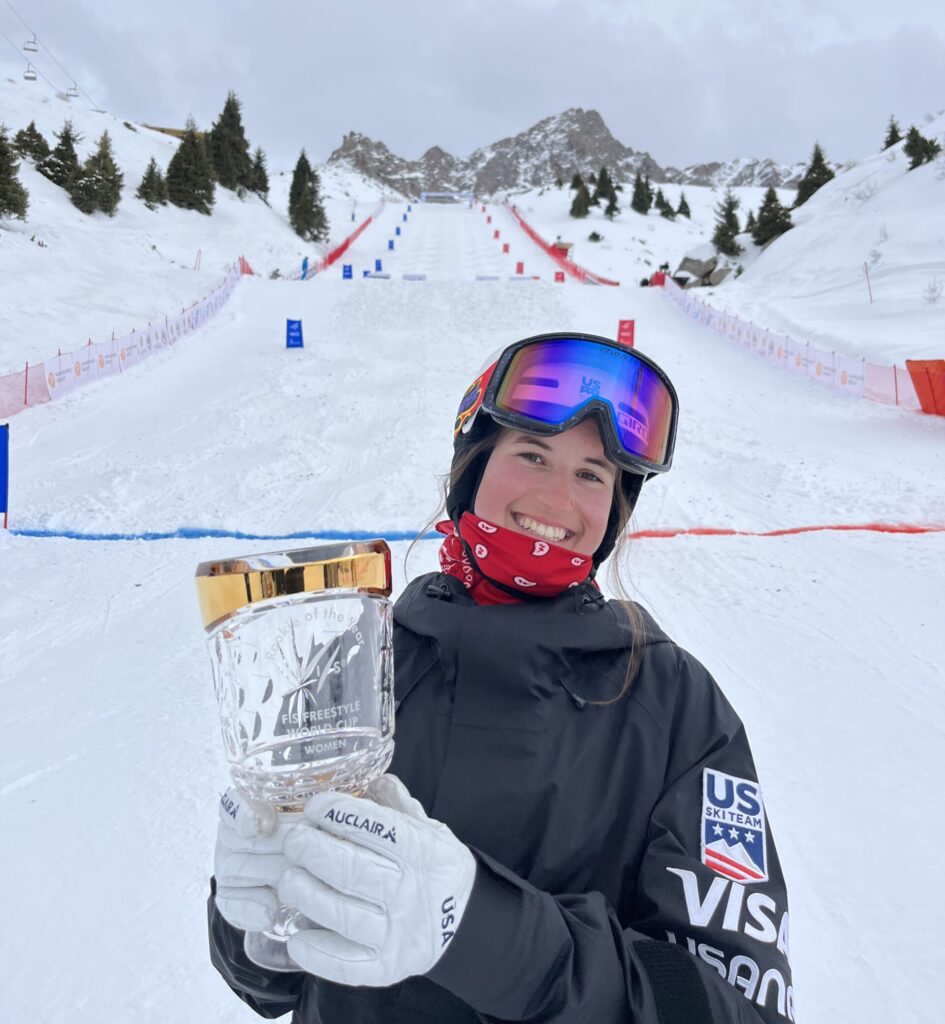 Alli Macuga earning her first FIS World Cup Points in Moguls.