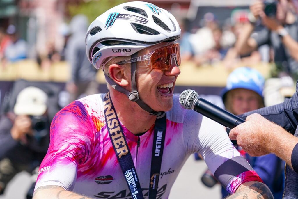 Keegan Swenson winning the Leadville 100.