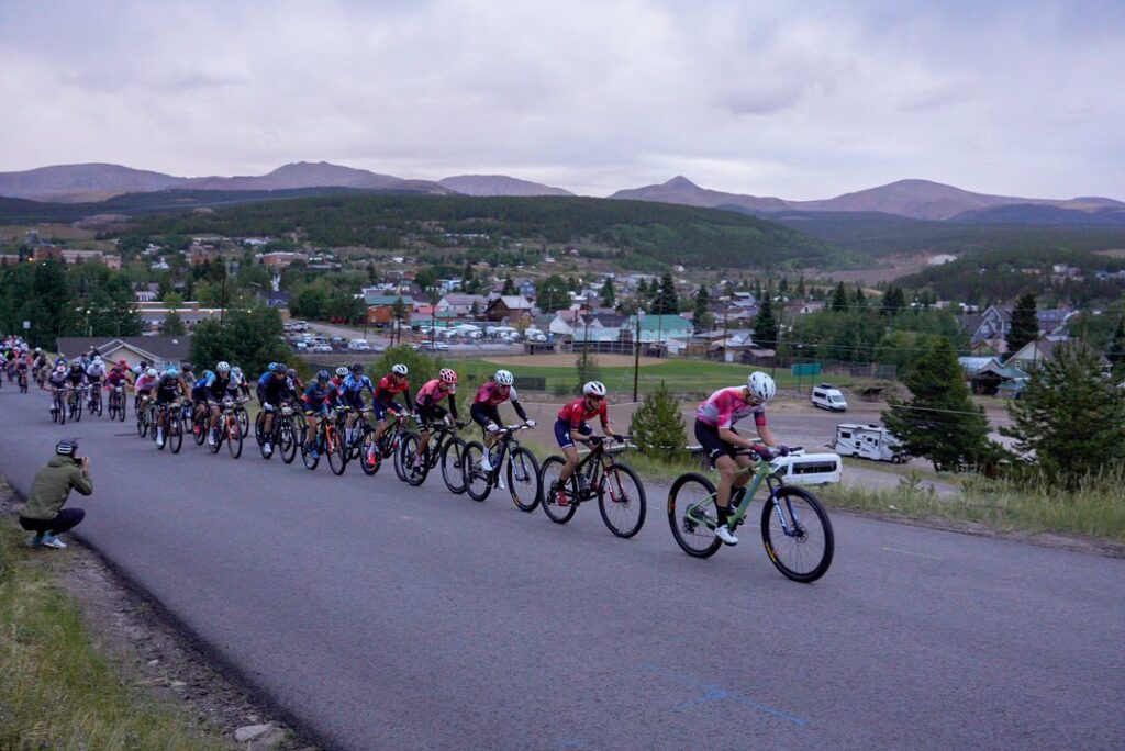 Keegan Swenson winning the Leadville 100.