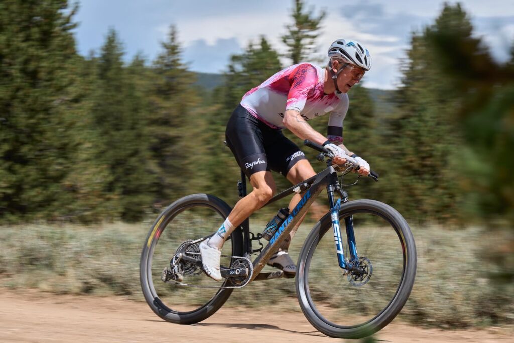 Keegan Swenson winning the Leadville 100.