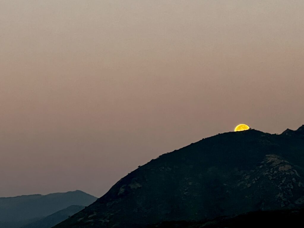 Super Blue Moon Setting over Wasatch State Park 6:30 a.m.