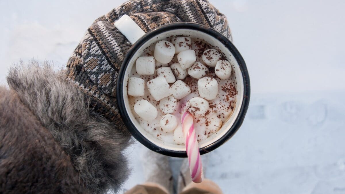 Head over to Stio for aprés Thursdays with hot cocoa and hot deals.