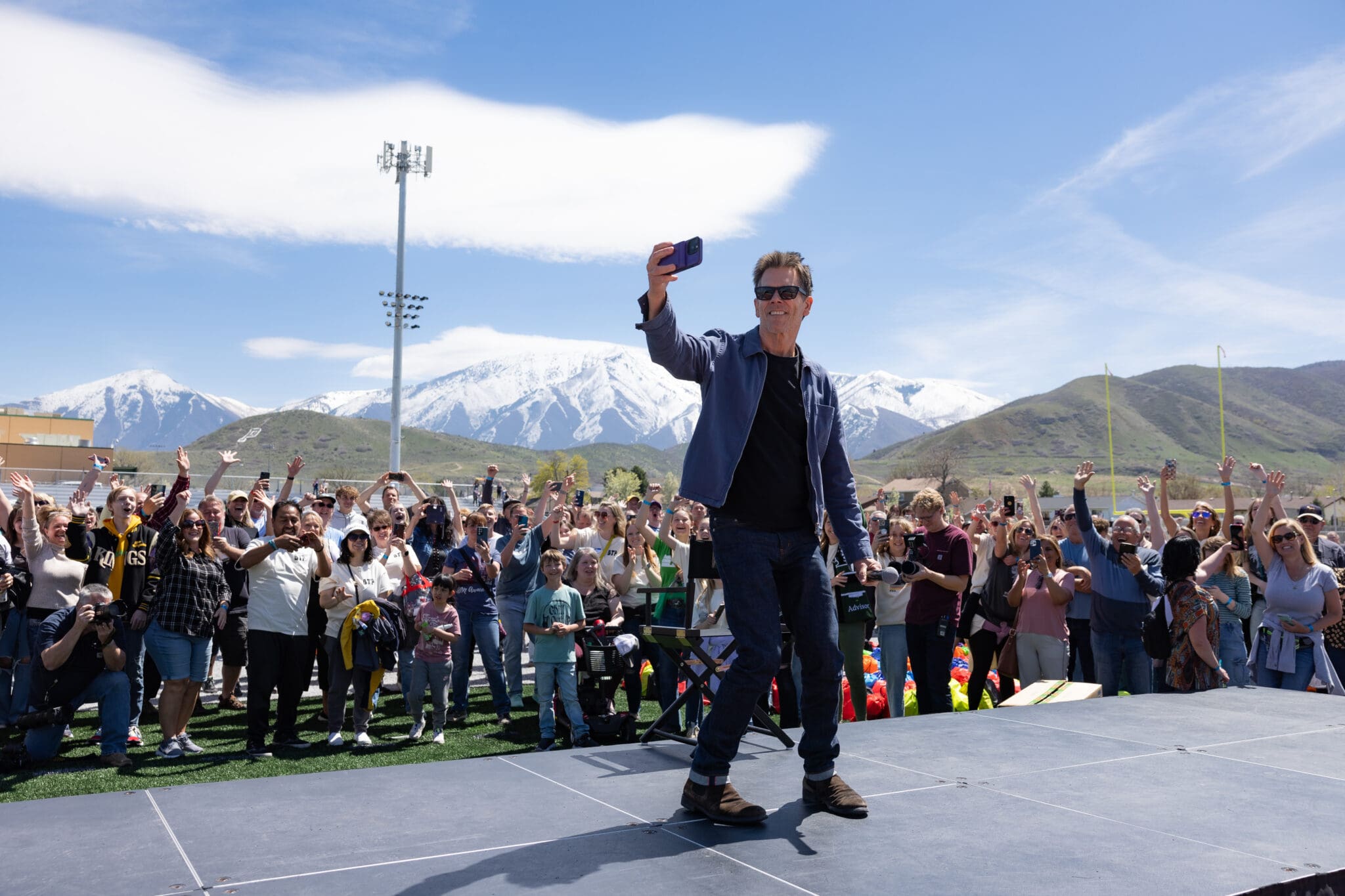 Kevin Bacon returns to the Utah high school where he filmed 'Footloose ...