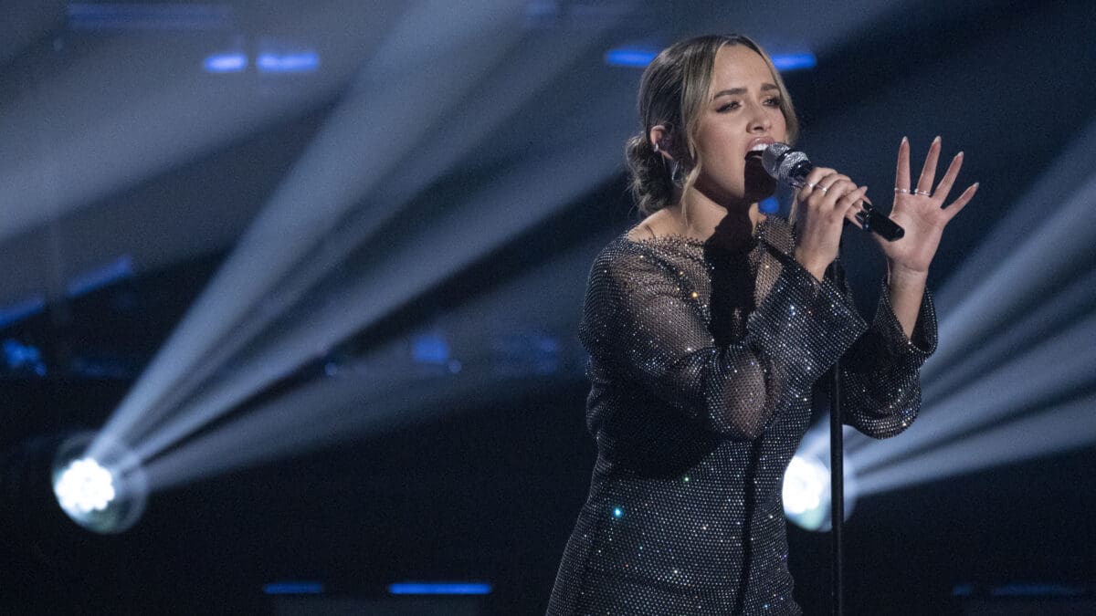 AMERICAN IDOL – “713 (Billboard #1 Hits)” – Live from Hollywood, Kaibrienne Richins earns her spot in the Top 10.