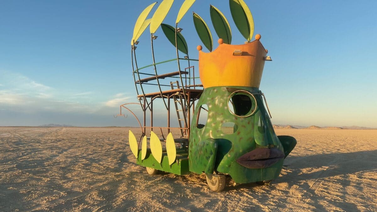 One of Zafod Beatlebrox's best-known art vehicles, the Frog Prince.