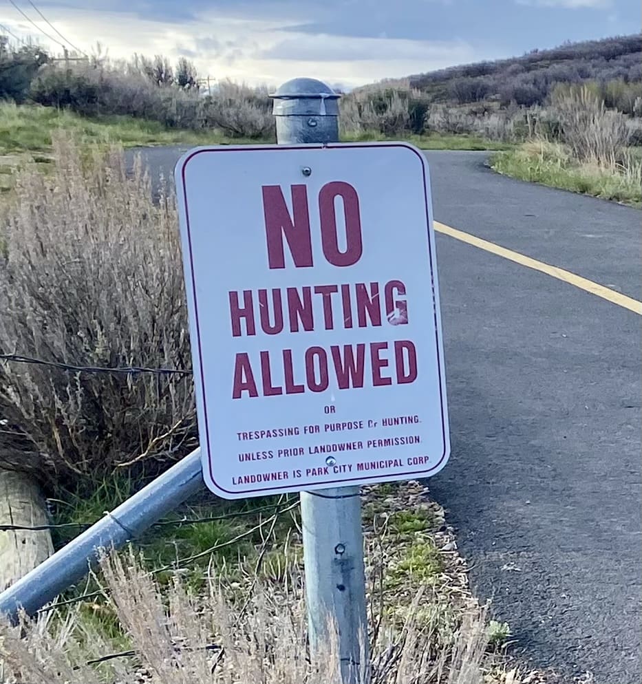 Trail hunting signage.