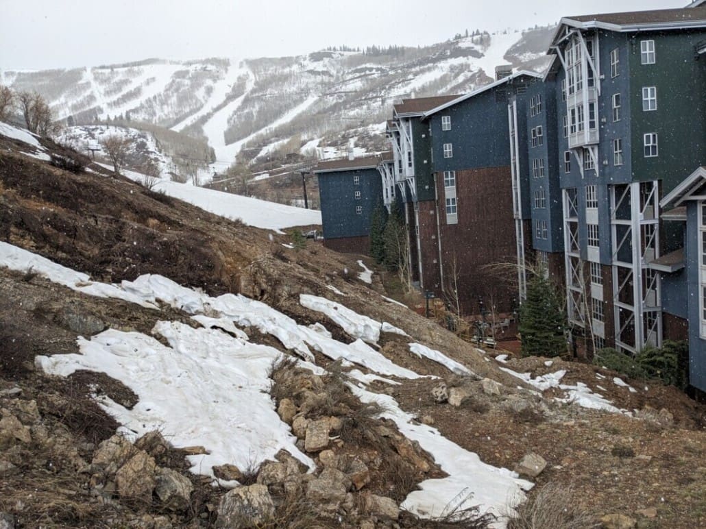 A photo of the Kings Crown avalanche which occurred during construction in April 2023.