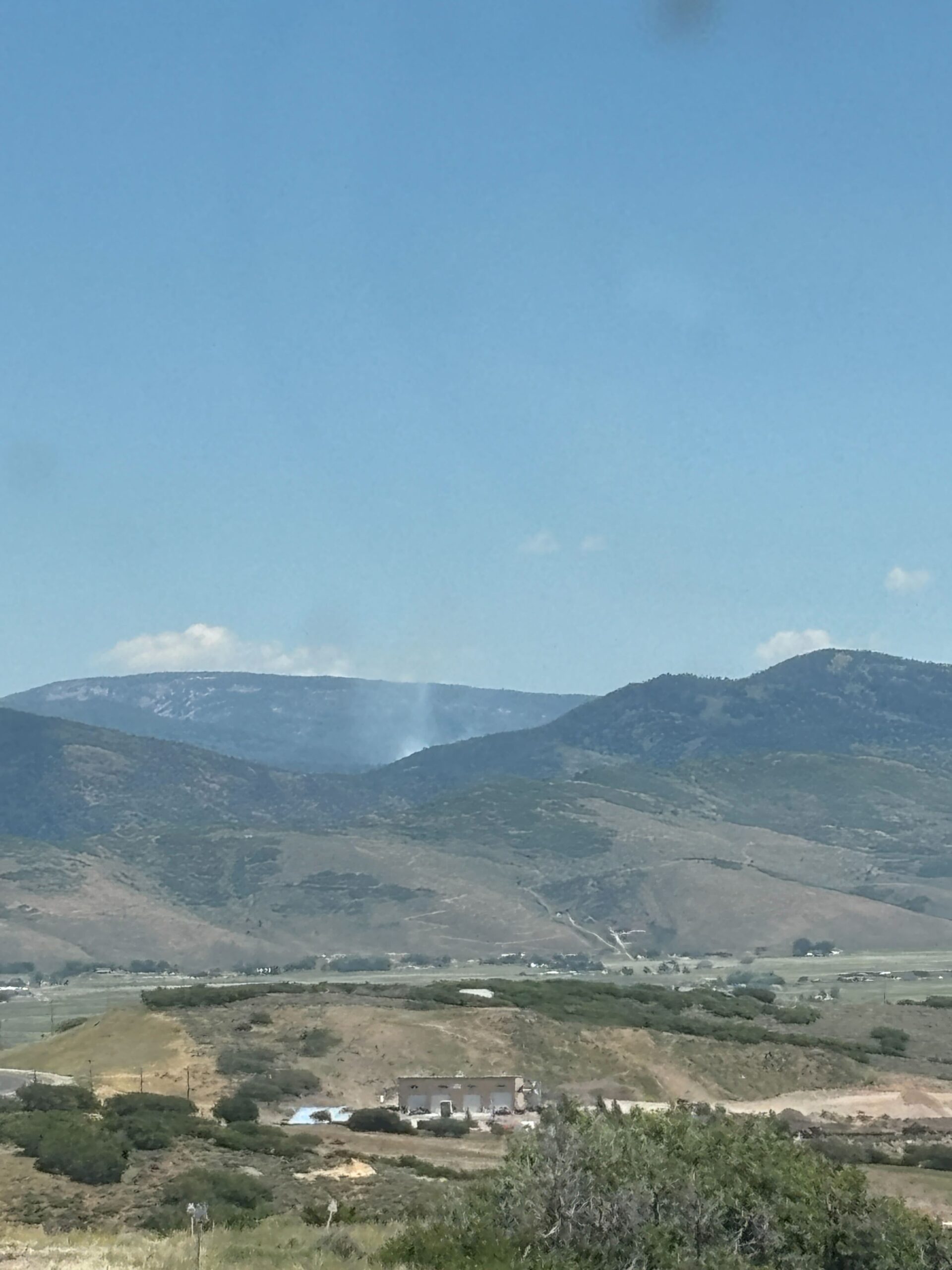 Smoke column visible from US-248 on the way to Kamas.