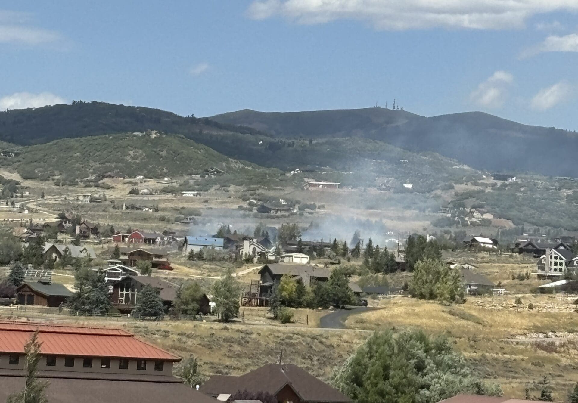 A brushfire broke out this afternoon in Silver Creek Estates.