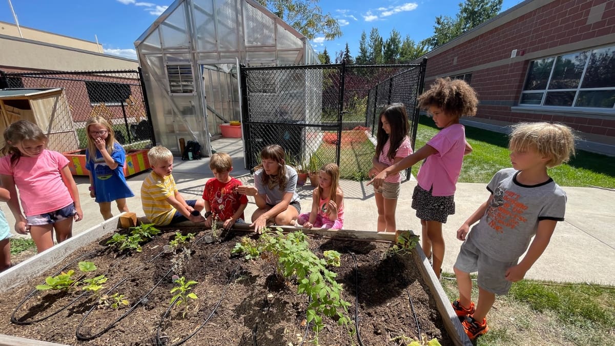 Summit Community Gardens - EATS kids programs help promote healthy eating choices for kids in Utah.