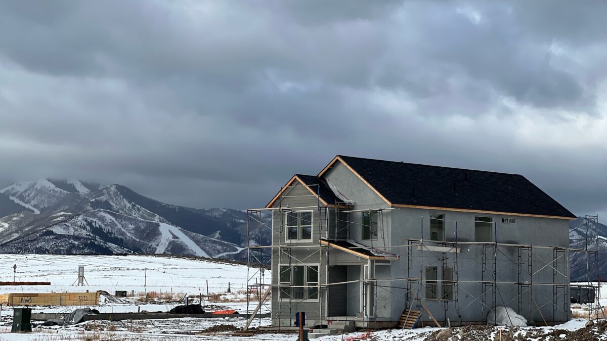 Bridge21 Park City’s second annual Songwriter Sessions fundraiser will combine live music and an art auction to support housing for neurodiverse adults in Summit County.
