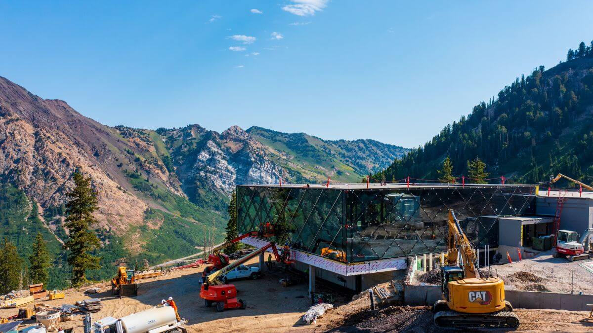 Snowbird's new mid-mountain restaurant is set to reopen for the 2025-26 winter season.