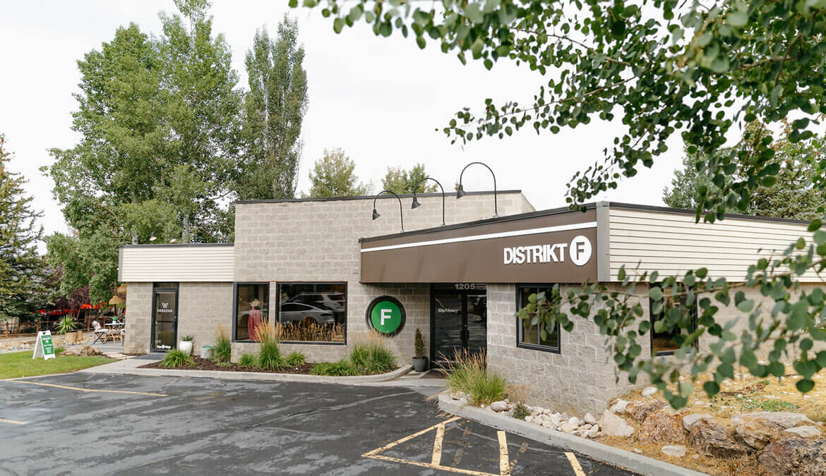 Distrikt F is now Summit County's only photography studio.
