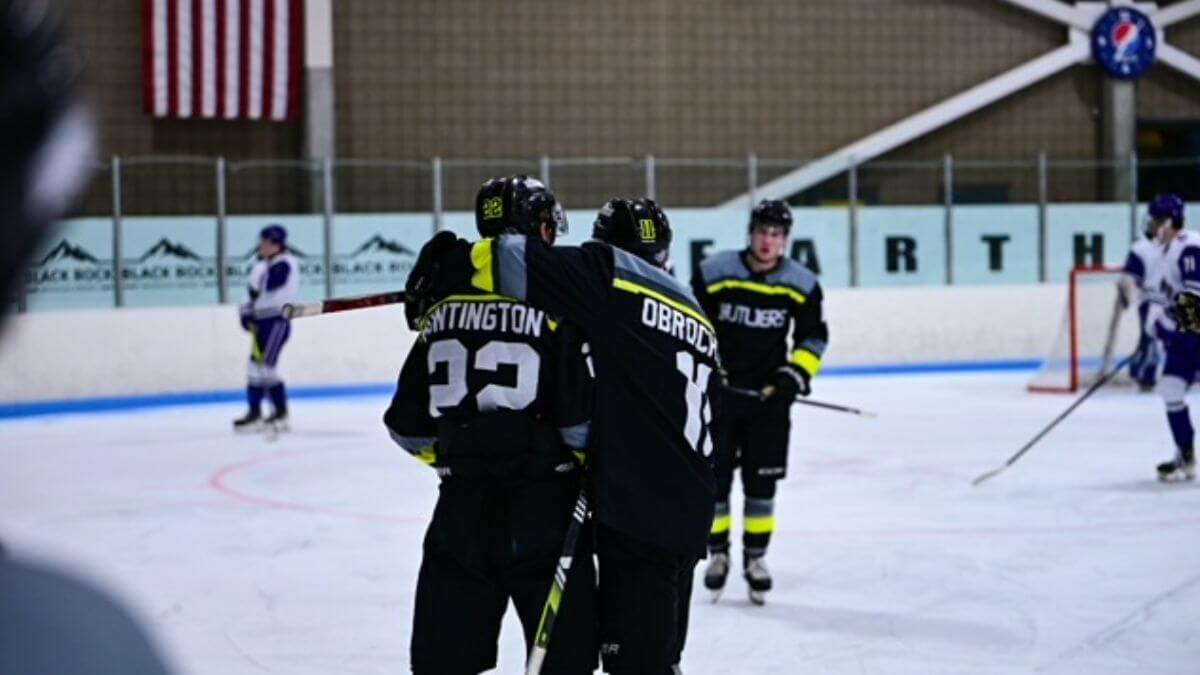 Utah Outliers on the ice.