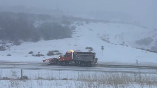 UDOT plow on US-40 frontage road.