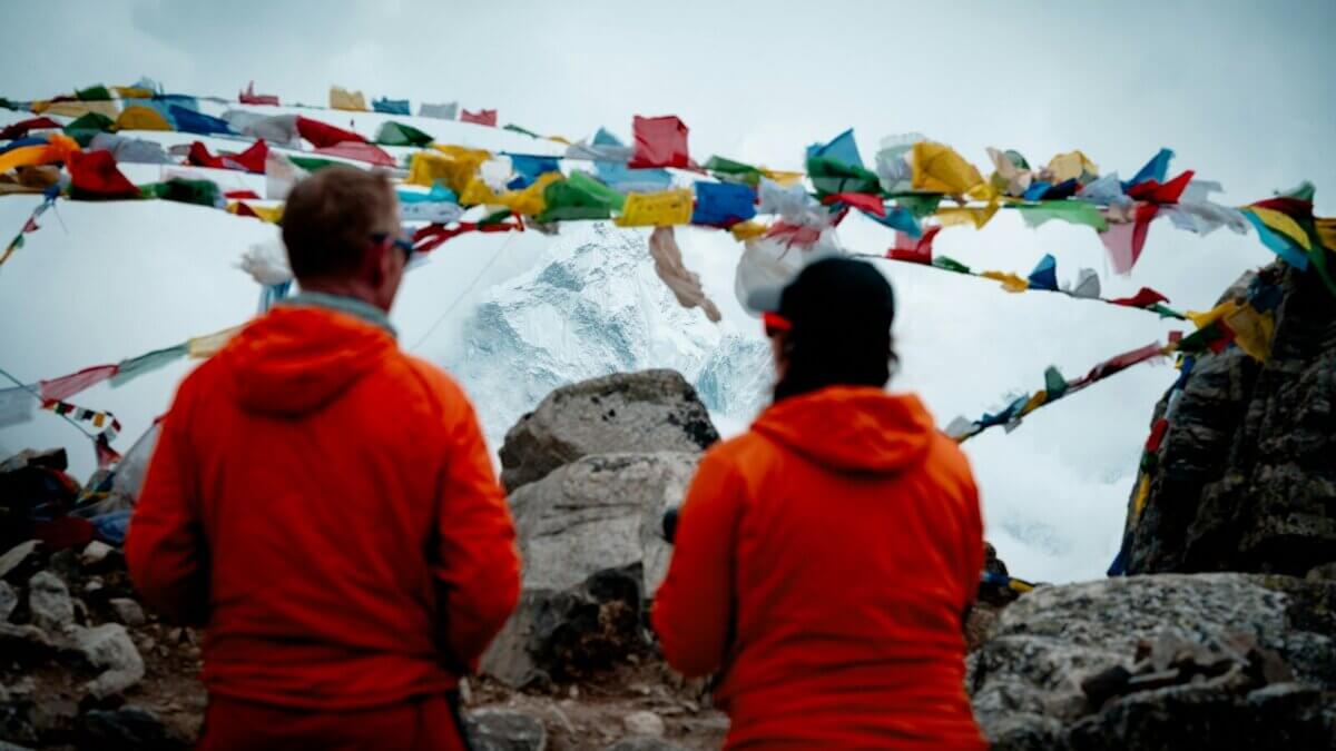 Everest scam takes down outdoor industry execs.