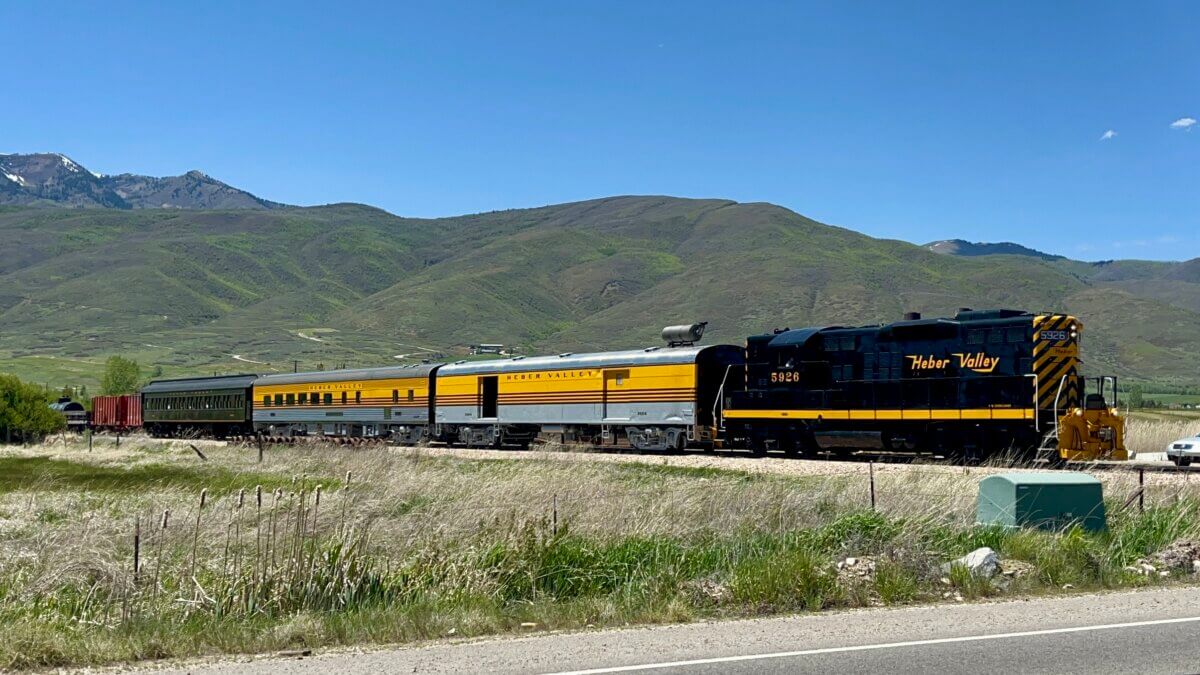 Heber Creeper Train going through Charlston.