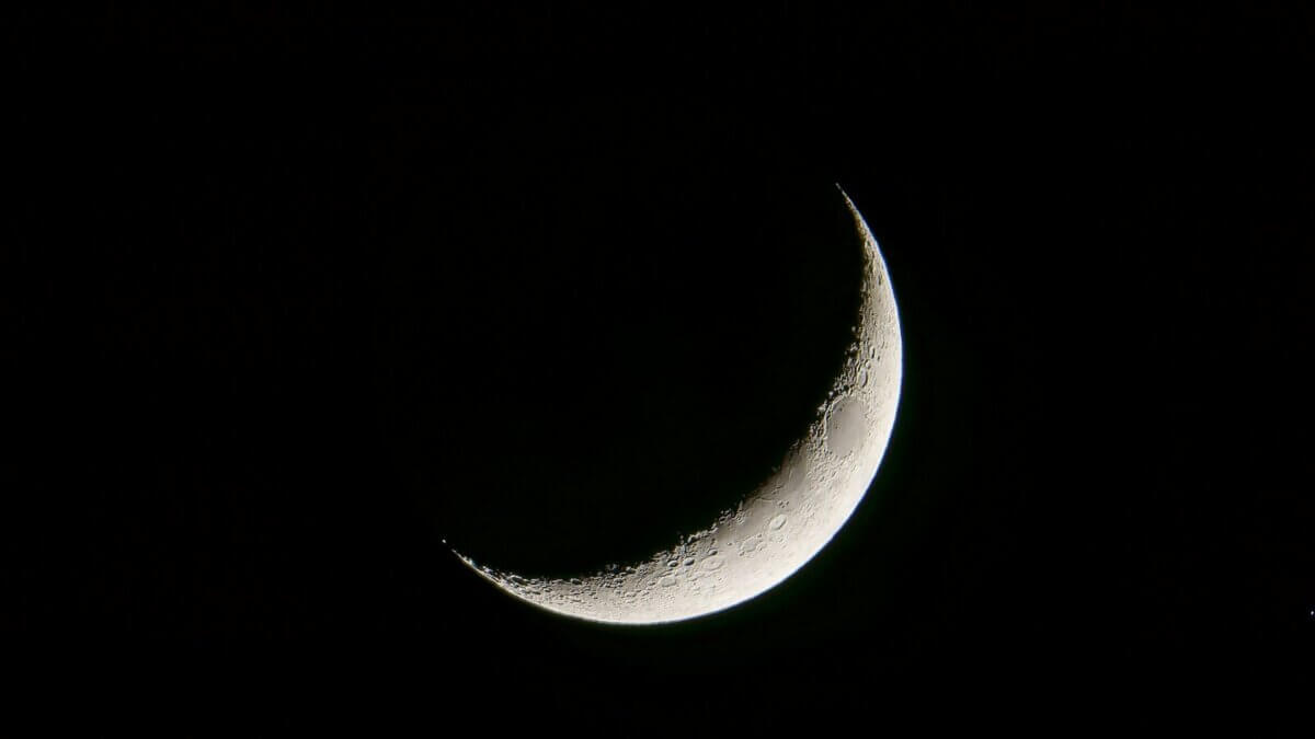 A crescent moon joins Venus, Jupiter and Mercury in the western sky after sunset this week, offering Summit County skywatchers a brief early-summer display.