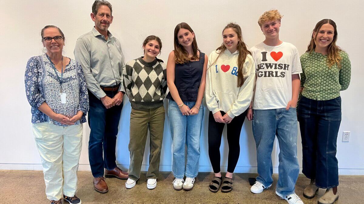 Ice-Cream-Social Organizers: (L-R) Liz Paige, Alex Shapiro, Rachael Riff, Kayla Hertzberg, Arielle and another student from SLC, and Ruthie Pearlman.