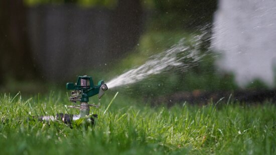 Utah water officials are reminding residents to adjust their landscape watering schedules for the cooler temperatures.